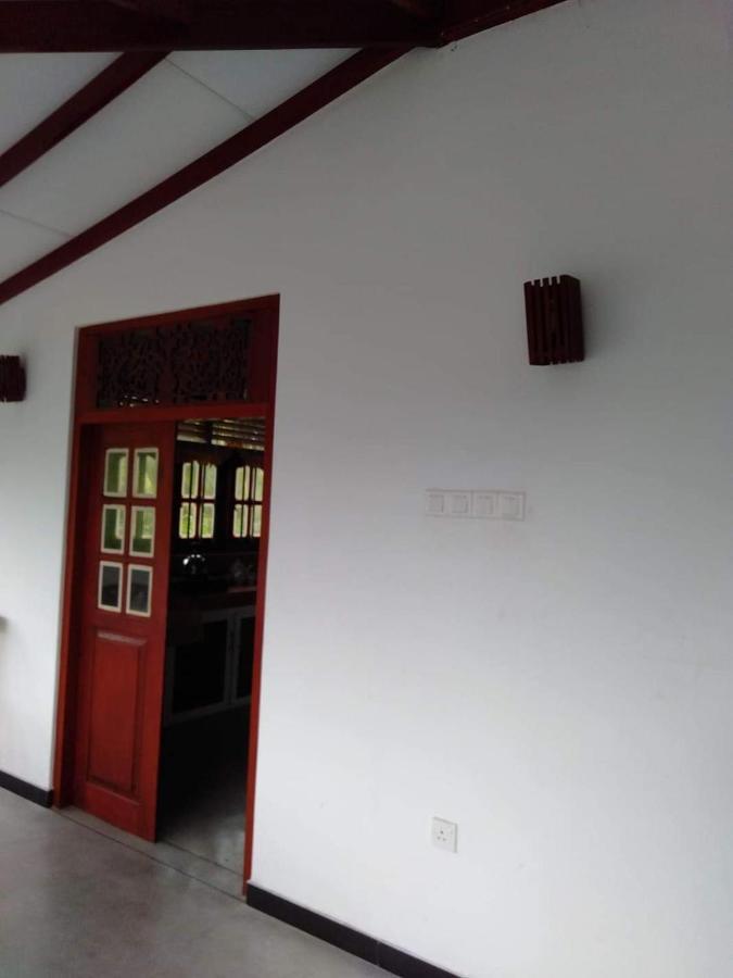 Near Beach Rest Unawatuna Exterior photo