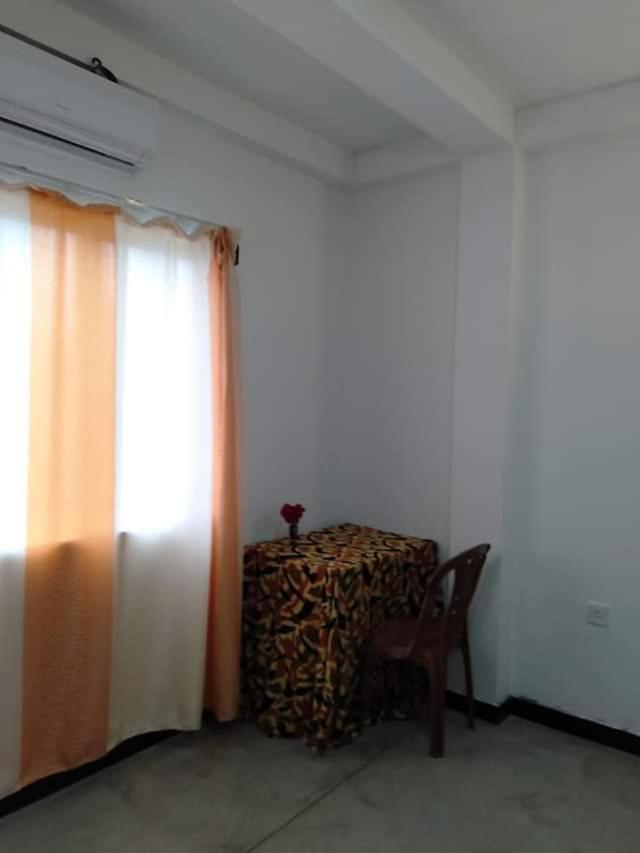 Near Beach Rest Unawatuna Exterior photo